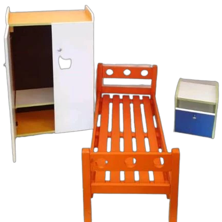 Juego de dormitorio completo (Cama, placard, repisa, mesa de luz)